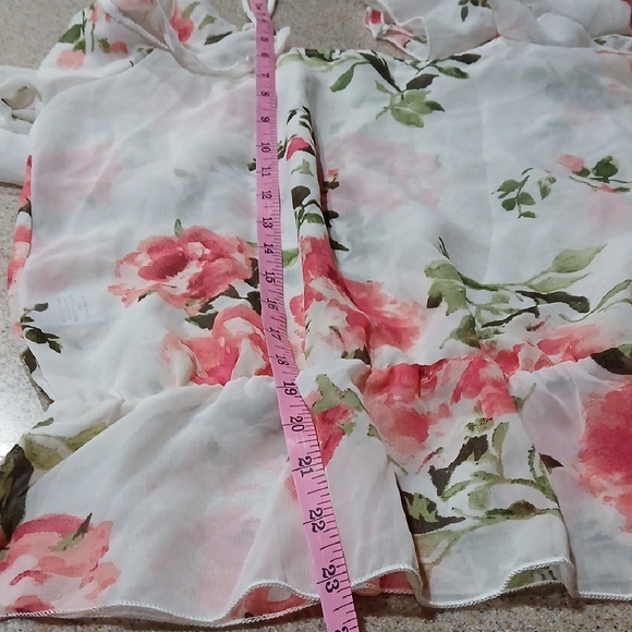 Charlotte Russe Pink Floral Ruffle Blouse - Picture 5 of 6